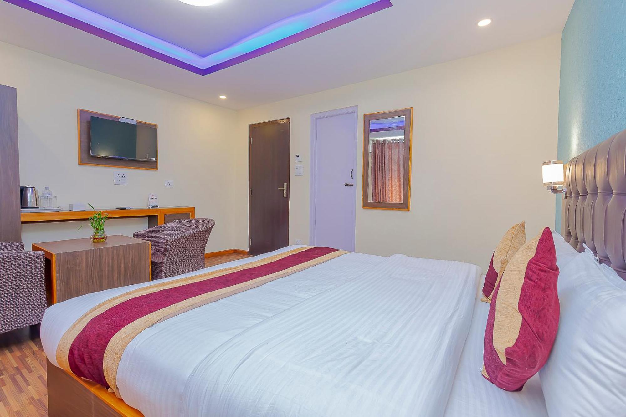 Oyo 798 Euphoria Inn Катманду Екстериор снимка