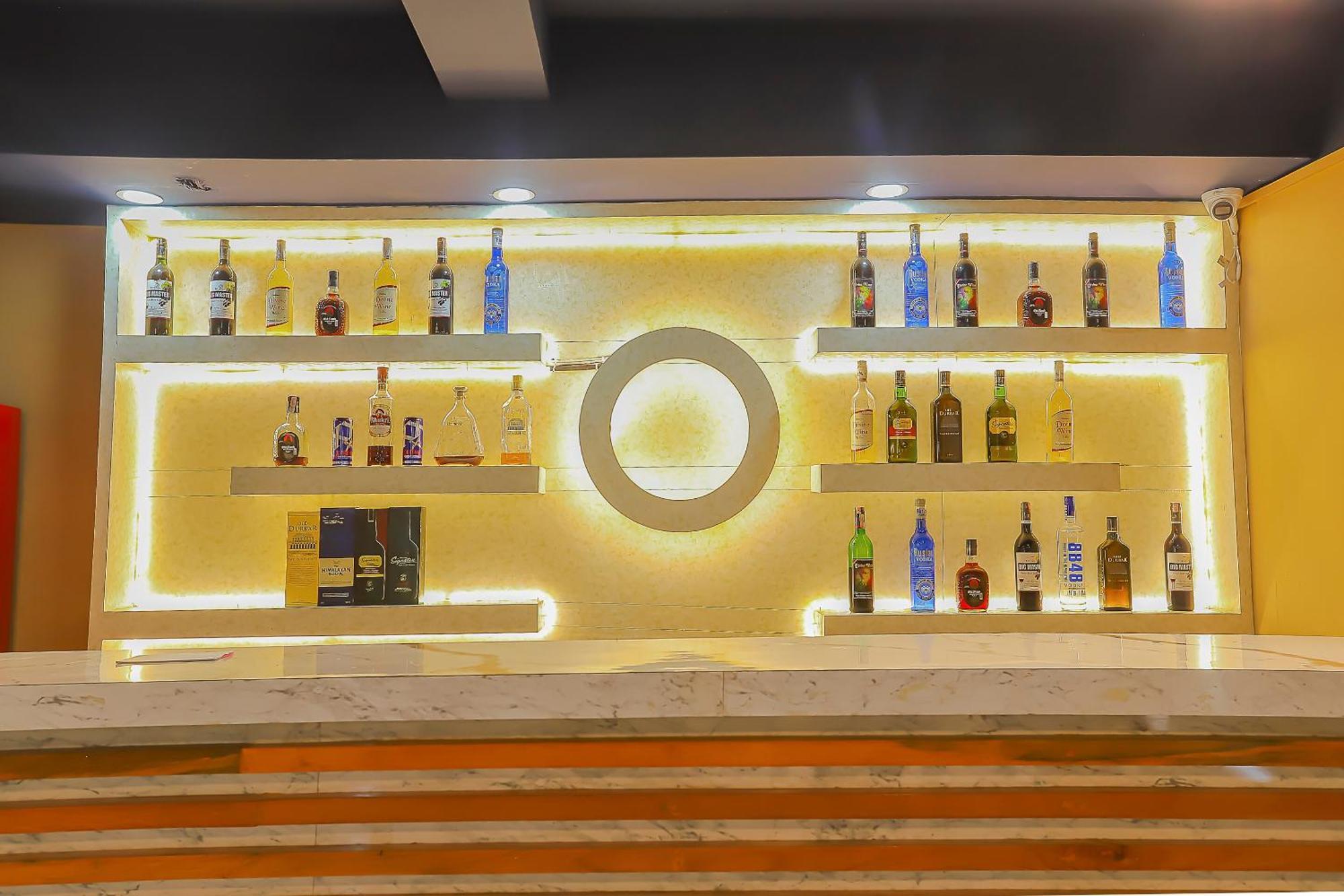 Oyo 798 Euphoria Inn Катманду Екстериор снимка