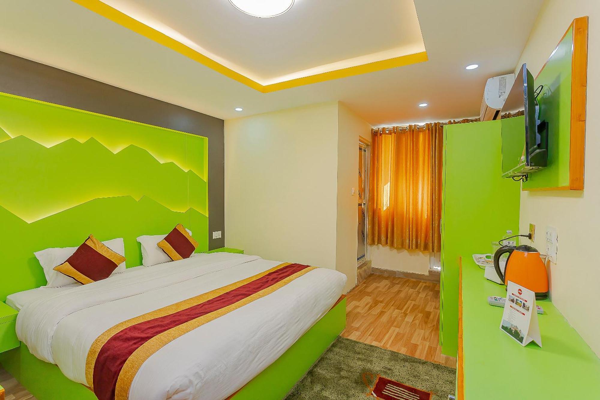 Oyo 798 Euphoria Inn Катманду Екстериор снимка