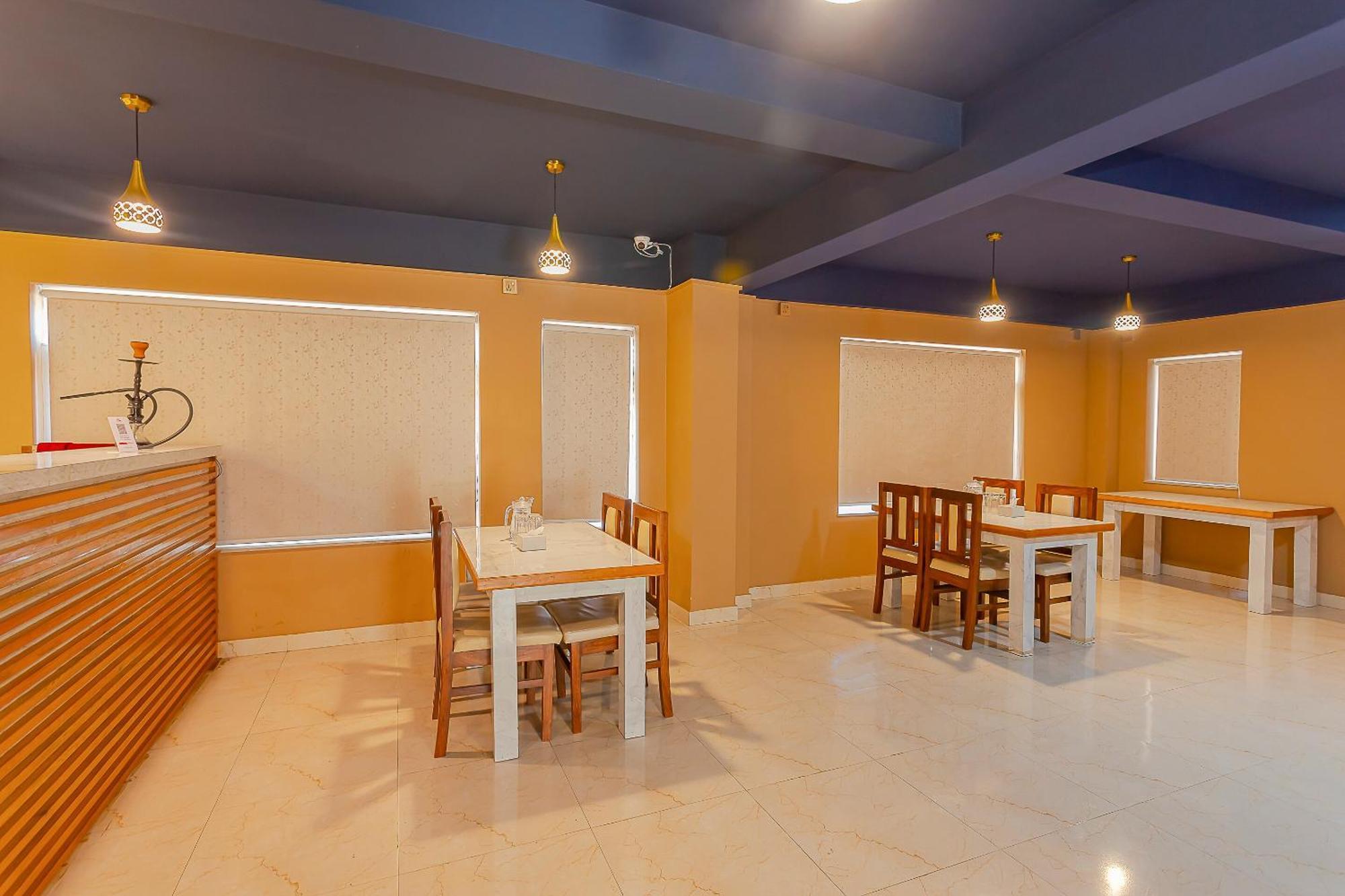 Oyo 798 Euphoria Inn Катманду Екстериор снимка
